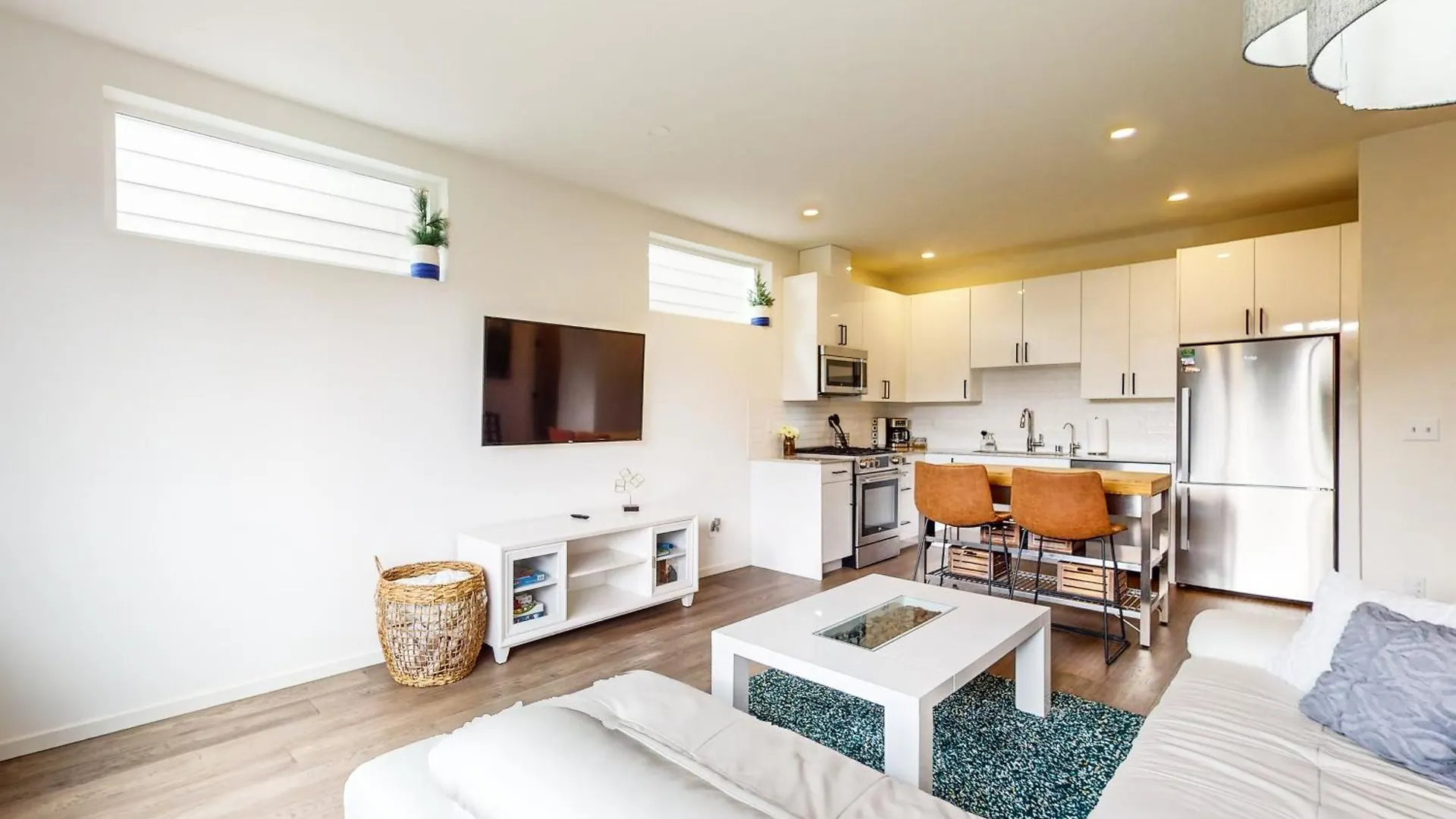 West Seattle Urban Oasis Villa 0*,  United States